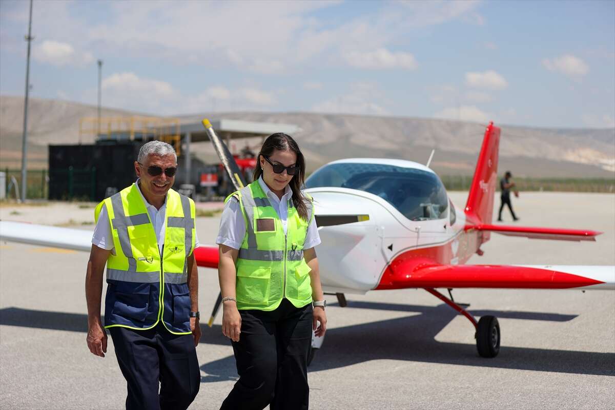 Konya’da pilot kızının Babalar Günü sürprizi havalara uçurdu 8